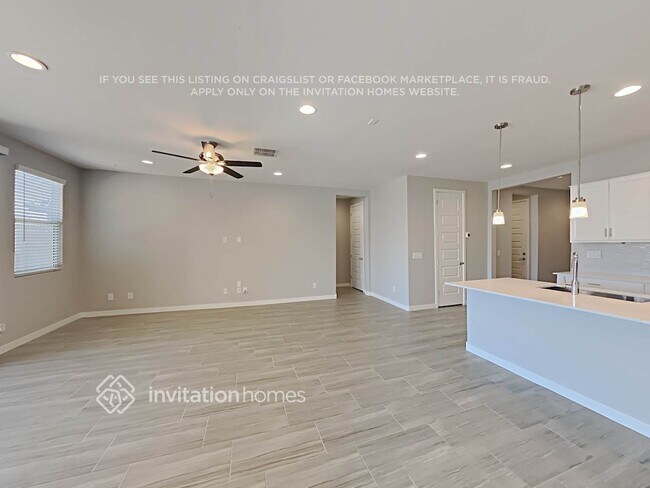 Foto del edificio - 5819 N 196th Ln