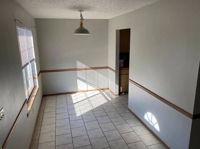 Foto del edificio - 2 Bedroom / 1.5 Bathroom Townhouse w/ Fenc...