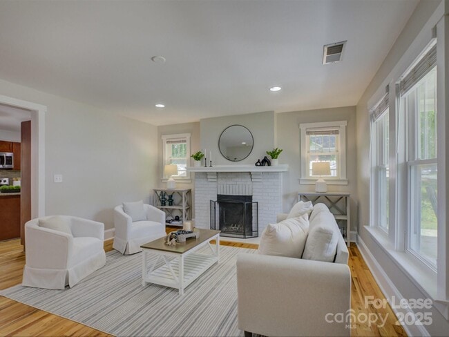 Foto del edificio - 1324 E 35th St