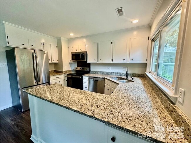 Building Photo - 2423 Emstead Ct