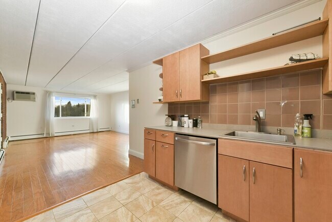 Foto del edificio - 52 Homer Ave