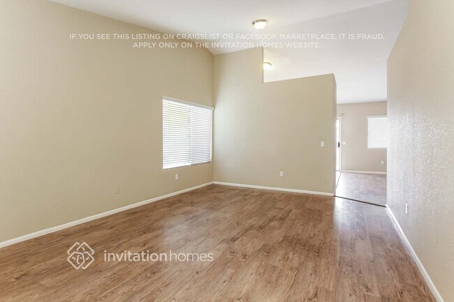 Foto del edificio - 16168 W Sherman St