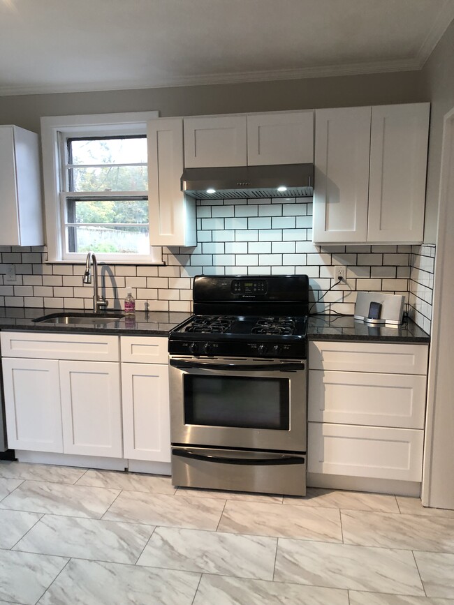 Kitchen - 533 Washington St