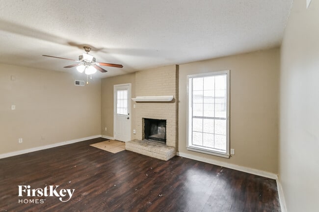 Foto del edificio - 4266 Crump Rd