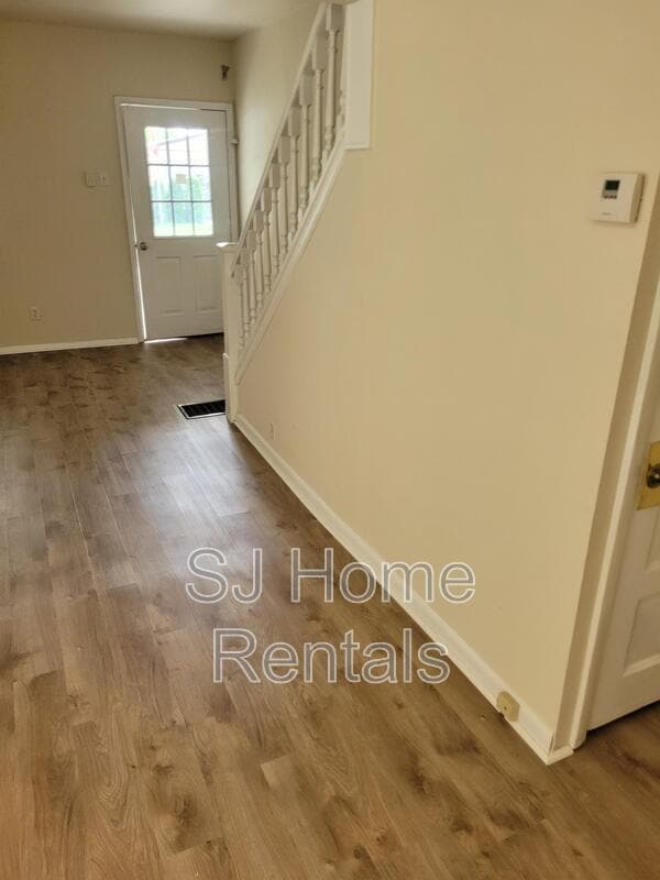 Building Photo - 302 Delaware Ave