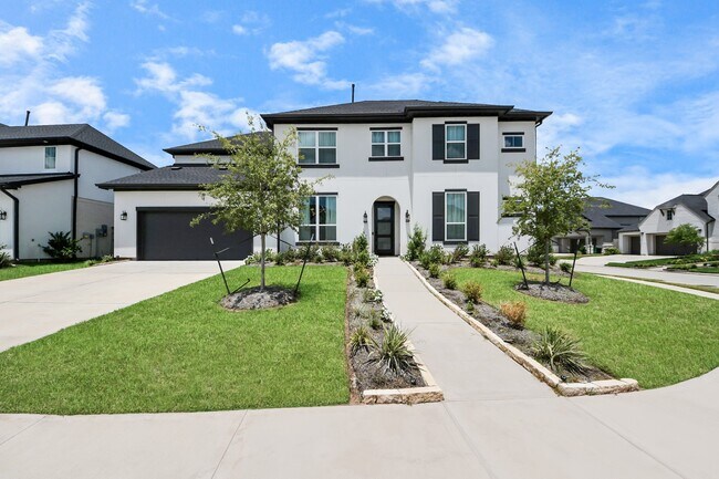Building Photo - 10235 Forest Lake Dr