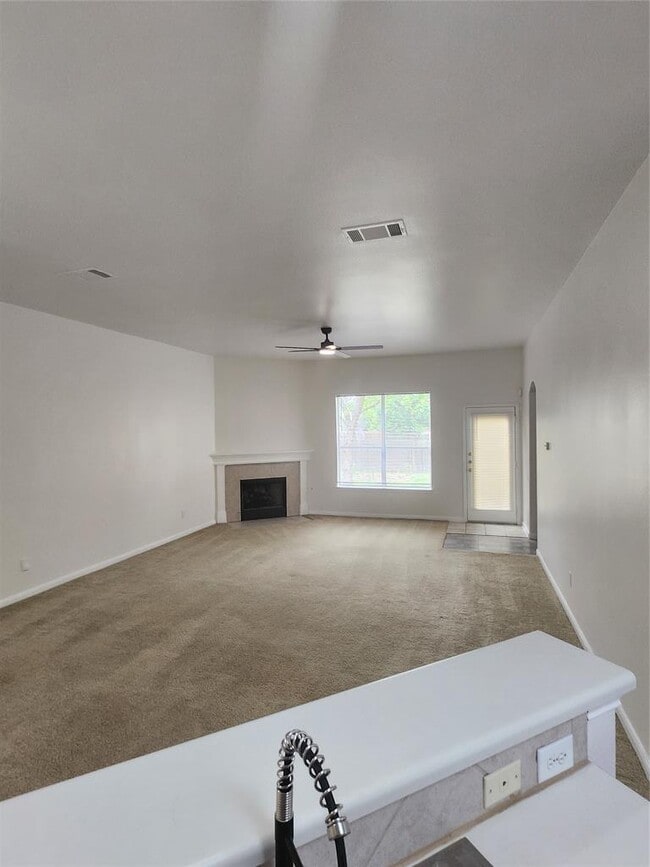 Building Photo - 202 N Pauley Dr