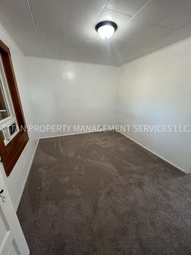 Building Photo - Charming 4-Bed Farm house with 2.5 Baths o...