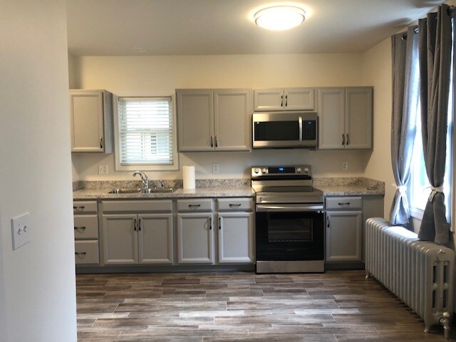Kitchen - 39 S 5th Ave
