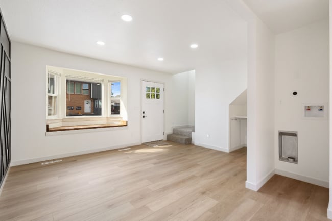 Building Photo - 1618 Banyan Dr