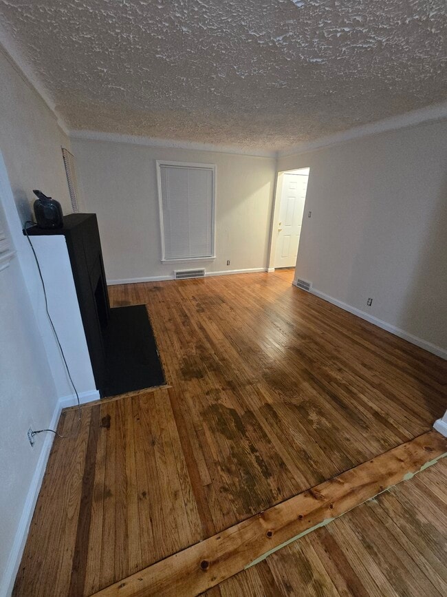 Building Photo - 16522 Murray Hill St