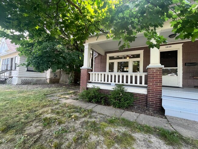 Foto del edificio - 1427 S Linden Ave
