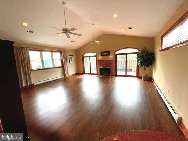 Building Photo - 712 E Macdade Blvd