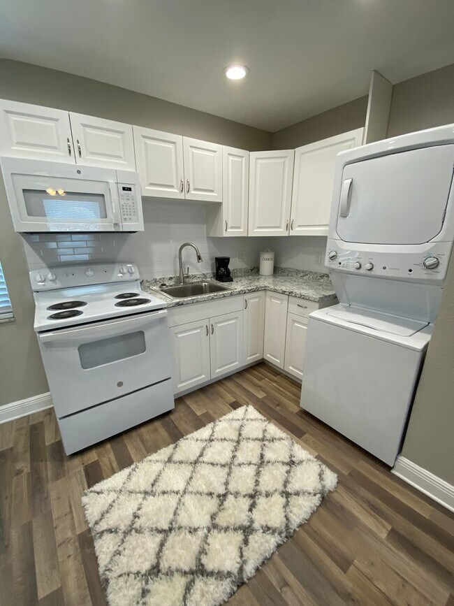 Building Photo - 107 Karde Ln