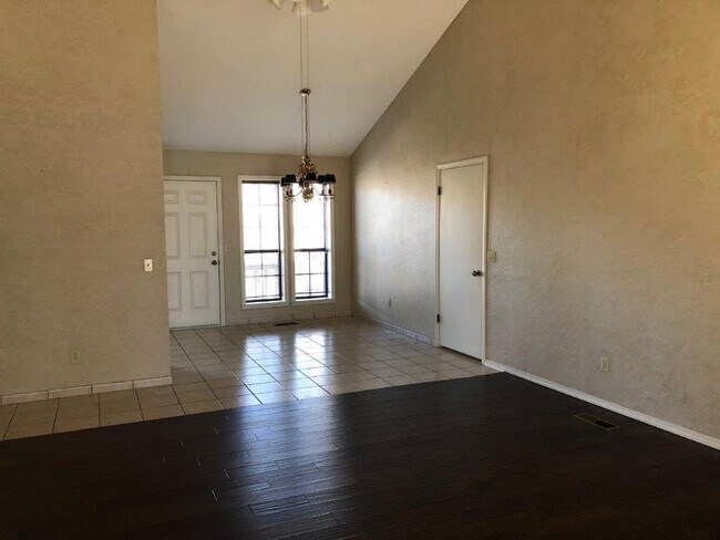 Foto del edificio - 2208 Oakwood Ave