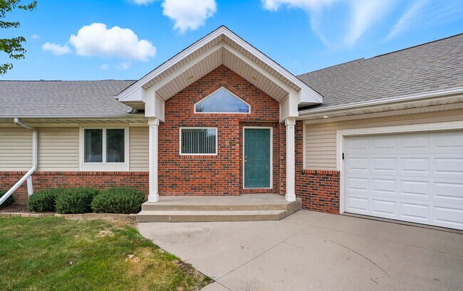 Foto del edificio - 8 Redtail Ct