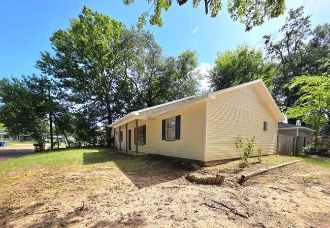 Building Photo - 172 Gaskins St