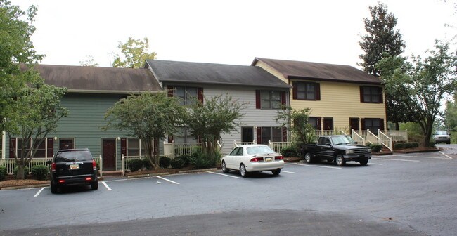 Building Photo - 300-399 Watermere Dr