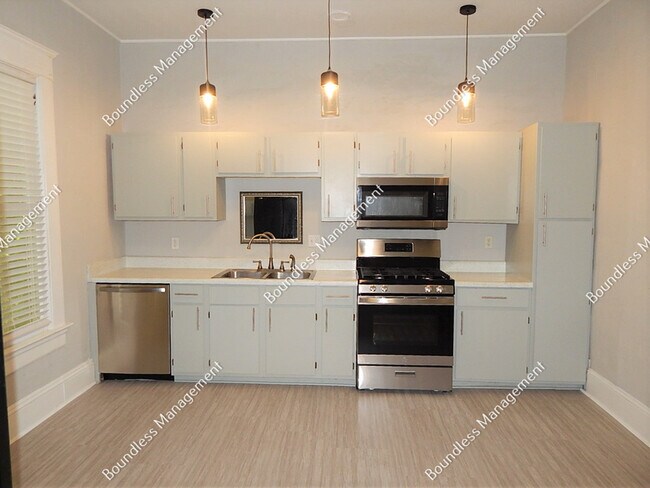 Building Photo - 1430 Athens Ave SW