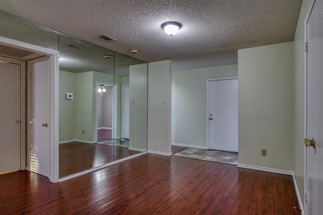 Foto del edificio - 5840 Spring Valley Rd