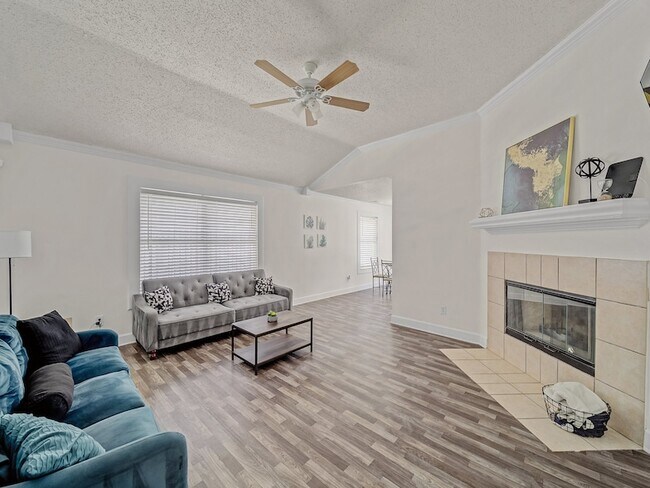 Foto del edificio - 416 W 9th St