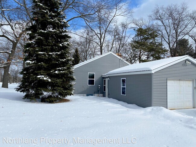Building Photo - 2 br, 1 bath House - 939 Avenue E
