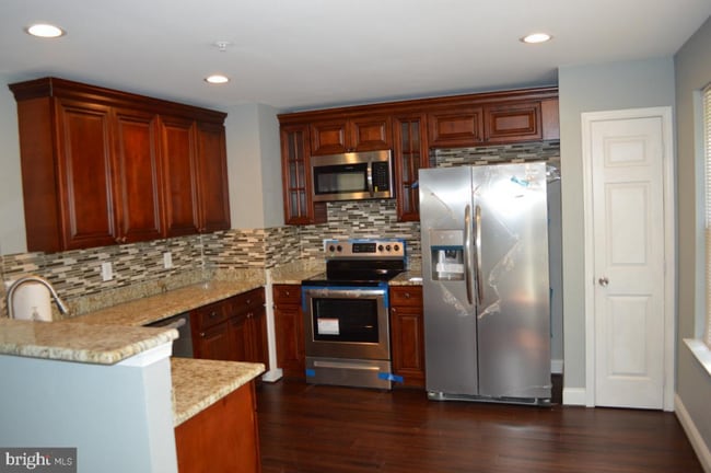 Foto del edificio - 4402 Birchtree Ln