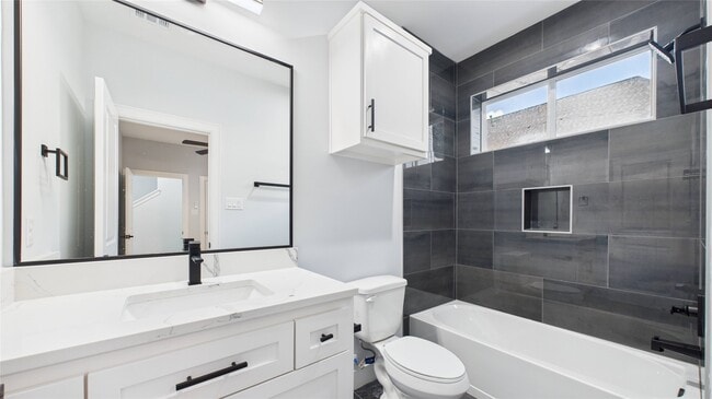 Foto del edificio - 3415 Daphne St