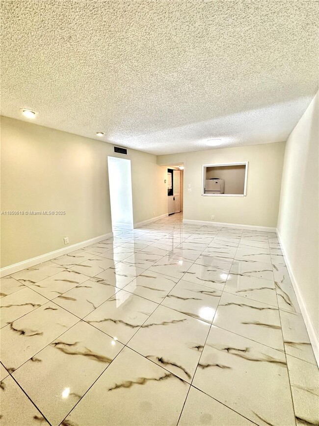 Foto del edificio - 4141 NW 90th Ave