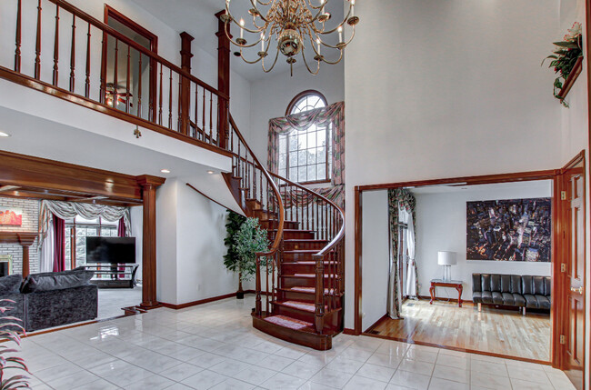 Foto del edificio - 2923 Emerald Lakes Blvd