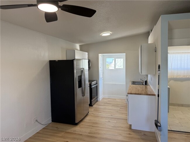 Building Photo - 659 D