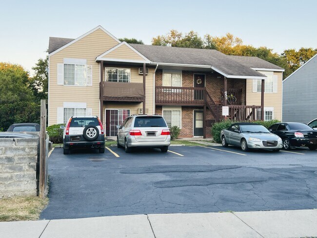 Building Photo - 653 Swan Dr