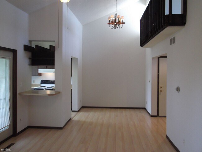 Building Photo - 2 br, 1 bath Condo - 1909 Melrose Drive