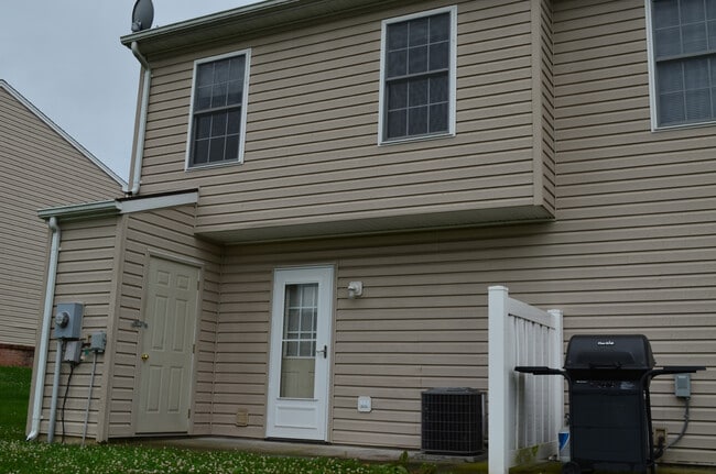 Building Photo - 171 Sandy Ln