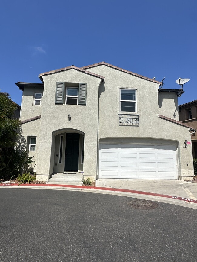 Building Photo - 2303 Wisteria Way