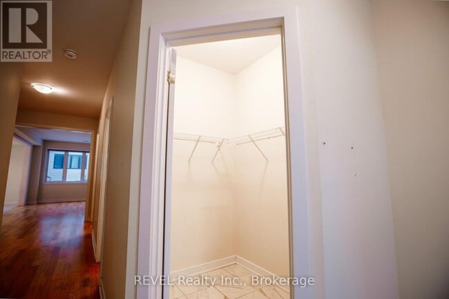 Building Photo - 16 Stern Dr