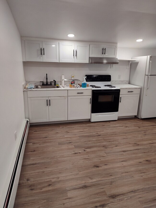 Brand new kitchen - 470 15th St