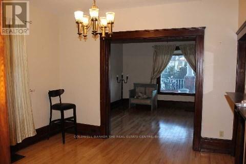 Building Photo - 450 Botsford St