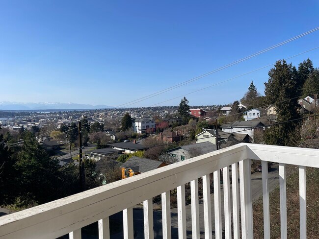 Olympic Mountain Views - 4259 Greenwood Ave N
