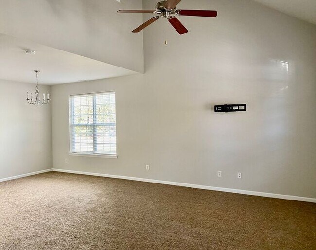 Building Photo - 1bd/1bath with a great loft in a perfect area!