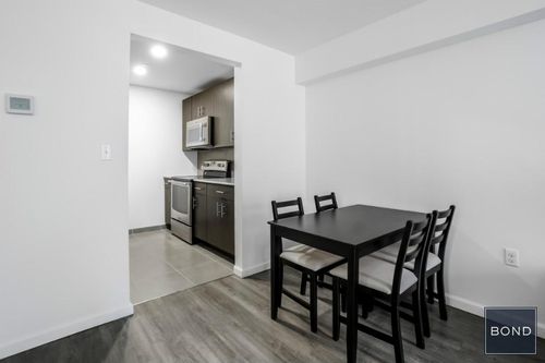 Building Photo - 311 W 46th St