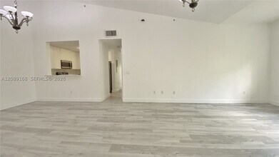 Building Photo - 2941 Riverside Dr