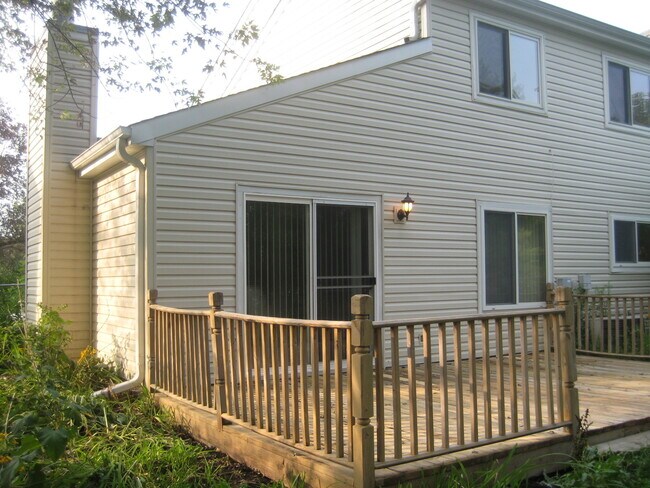 Foto del edificio - 437 Ferndale Ct