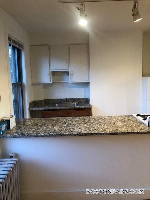 Building Photo - 39 Beacon St