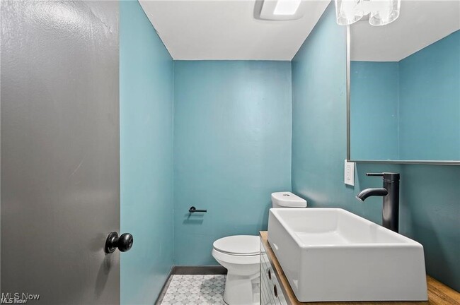 Foto del edificio - 3024 Warrensville Center Rd