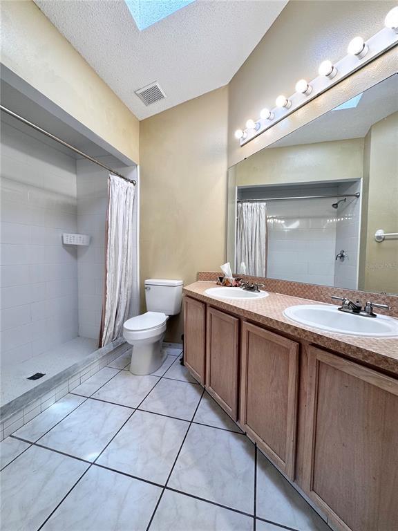 Foto del edificio - 2619 Spring Hill Dr