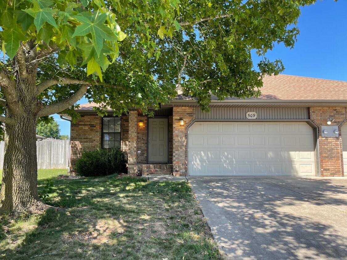 509 W Warren Ave, Ozark, MO 65721 House Rental in Ozark, MO