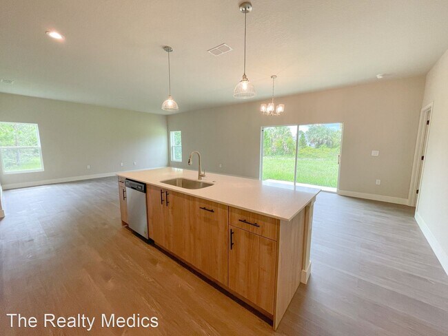Foto del edificio - 4 br, 2 bath House - 1857 Bermuda Ct NW