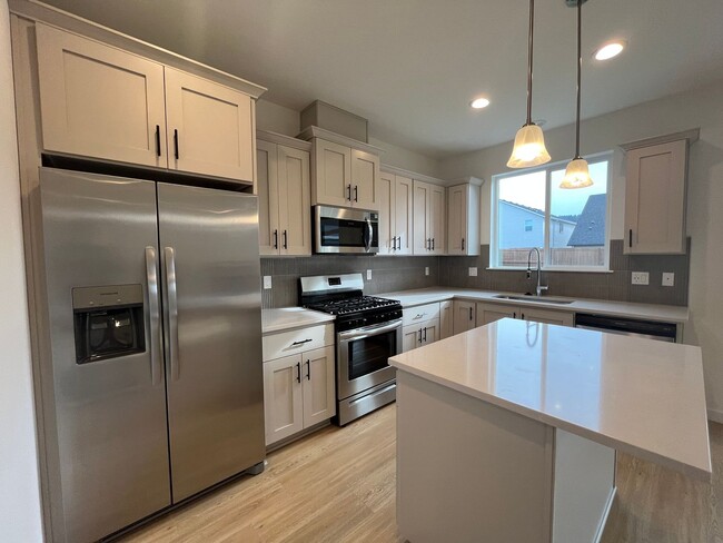 Foto del edificio - 2025 Build!!! 3 Bed 3.5 Bath home in Sherw...