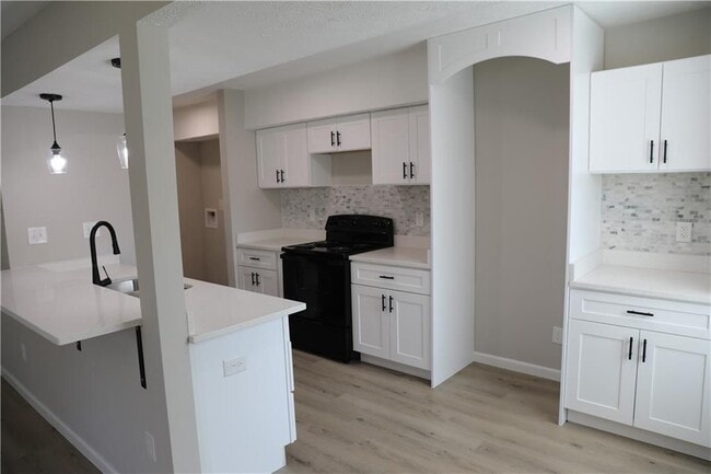 Foto del edificio - 1321 Surrey Ln SW